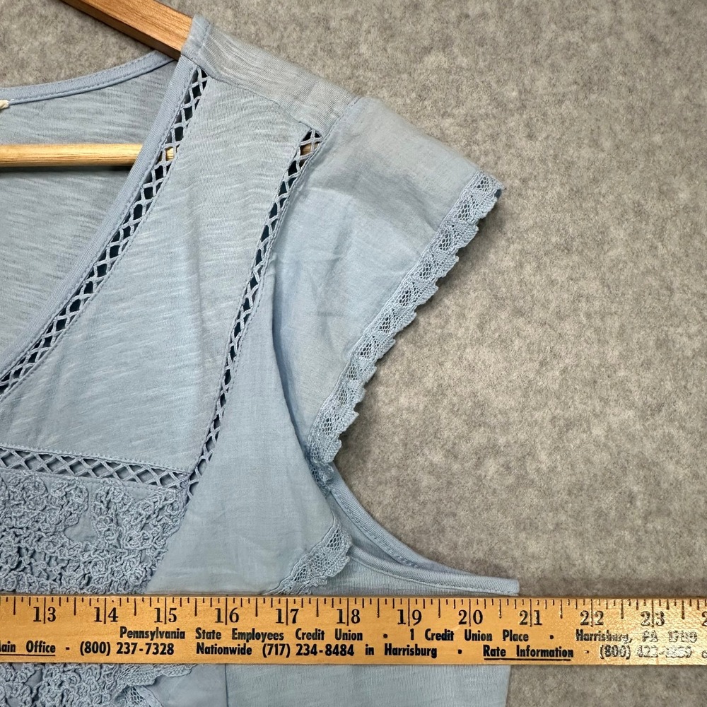 Lucky Brand Blue Lace Crochet V Neck Flutter Sleeve Peplum Top Size L NWT - Picture 4 of 9